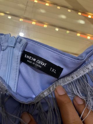 Vestido largo fiesta azul plumas