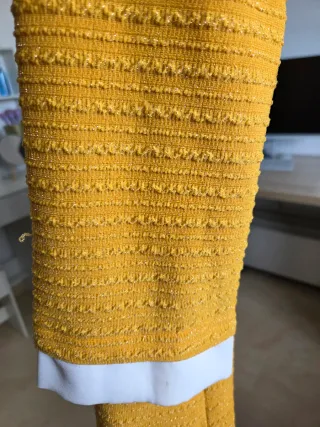 Camisa C&A amarilla y blanca