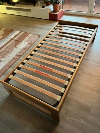 Estructura llit de fusta amb somier