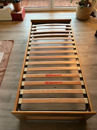 Estructura llit de fusta amb somier