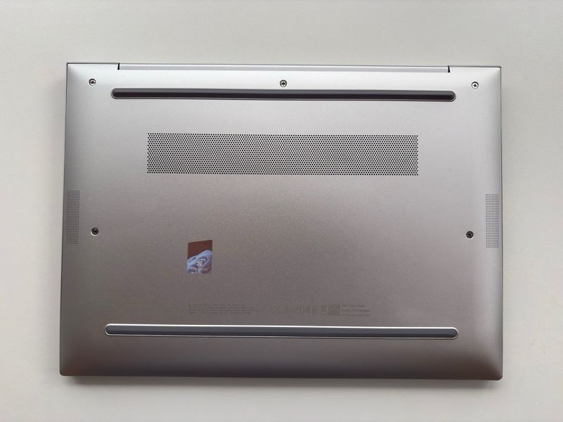 HP EliteBook 830 G10 en perfecto estado afbeelding 3