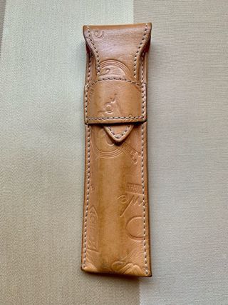 Bolígrafo y lápiz Loewe dorados con grabados