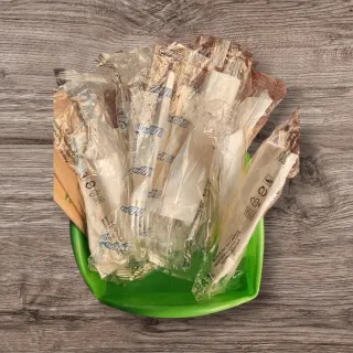 Set 12 posate con portatovaglioli in omaggio