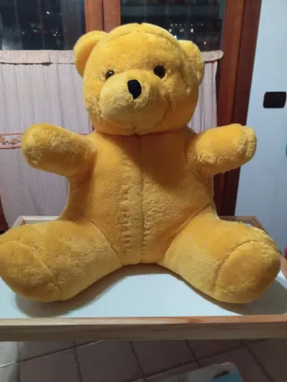 Orsacchiotto giallo peluche