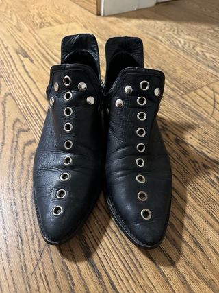 MICUIR Botines Negros con Tachuelas