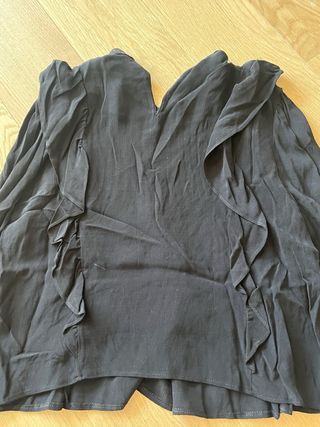 Blusa negra con encaje