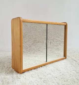 Armario flotante con espejo. Vintage, 70s.