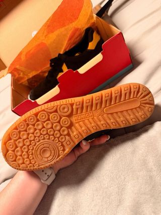 Zapatillas Munich Fútbol Sala Negras y Amarillas