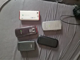 Lote 4 Móviles Nokia, Samsung, Sony Ericsson