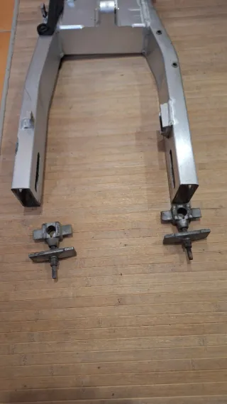 Basculante Honda Hornet