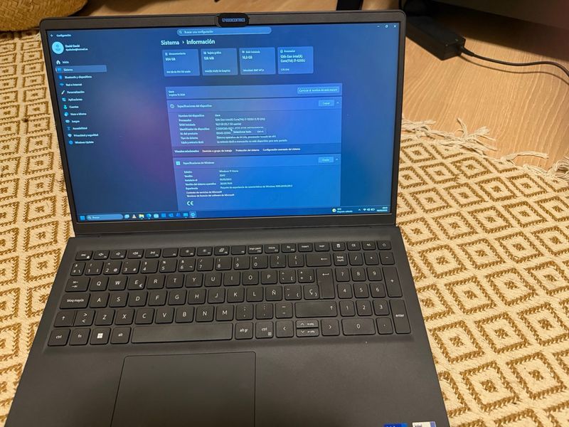 Portátil Dell Inspiron 15 3520 i7 16GB RAM.