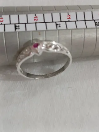 Anillo Plata Corazón con Piedra Roja