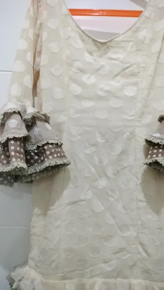 Traje de flamenca volantes lunares