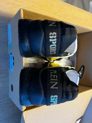 Zapatillas Plein Sport Negras y Doradas