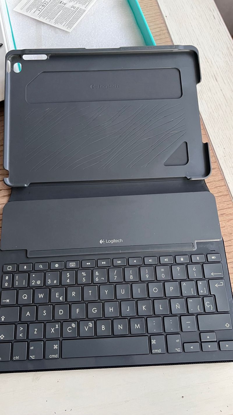Funda con teclado Logitech iPad Air 2 afbeelding 4