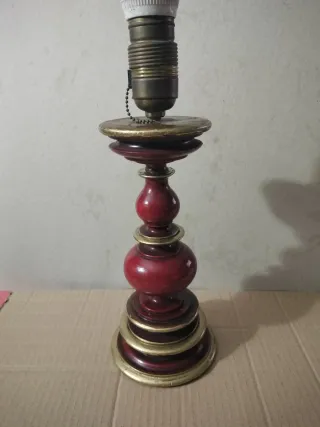 Lámpara de mesa madera y metal