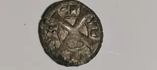 Monedas antiguas con cruz