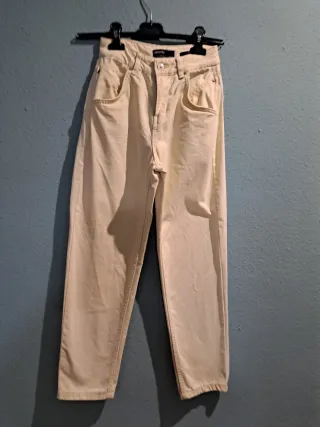 Pantalón vaquero beige mujer
