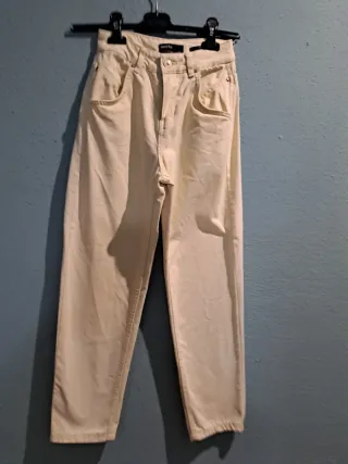 Pantalón vaquero beige mujer