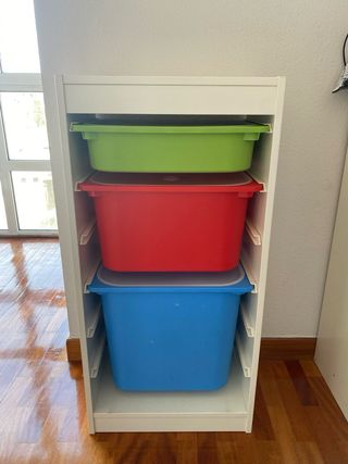 Almacenaje infantil Ikea Trofast con cajas