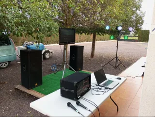 Pacchetto karaoke per feste e gonfiabili a noleggio