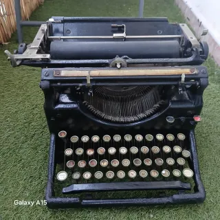 Máquina de escribir Underwood antigua
