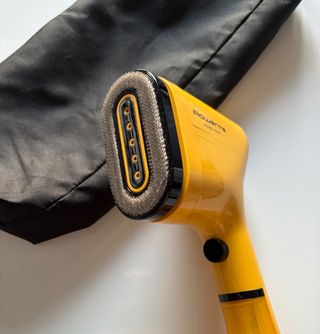 Plancha Vertical Rowenta Pure Pop Amarilla