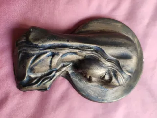 Virgen dorada escayola pintada