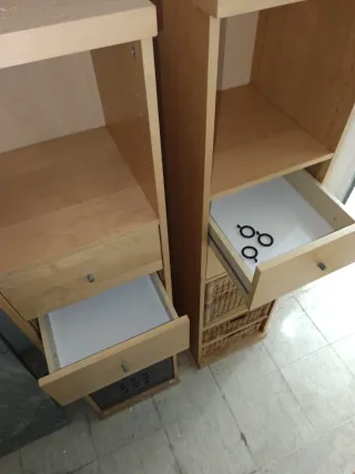 Mueble salón madera y mimbre