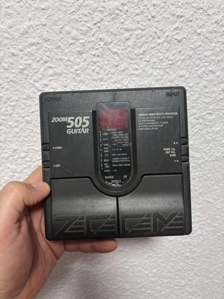 Pedalera Zoom 505 Guitar + Pedal Expresión