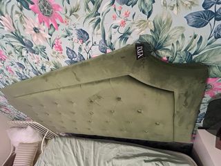 Cabecero de terciopelo verde