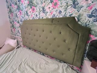 Cabecero de terciopelo verde