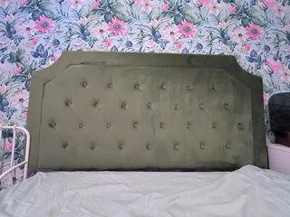 Cabecero de terciopelo verde