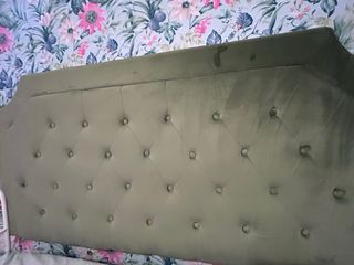 Cabecero de terciopelo verde