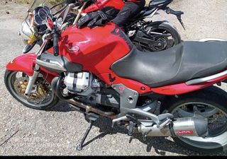 Moto Guzzi Breva 850 STR Roja