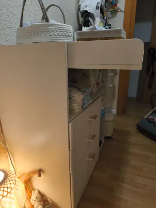 Cambiador de bebé con cajones