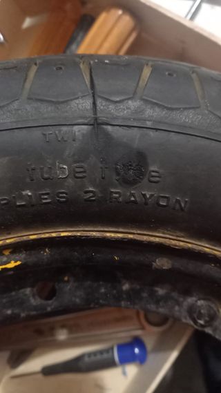 Llanta Vespa Primavera Pirelli SC28