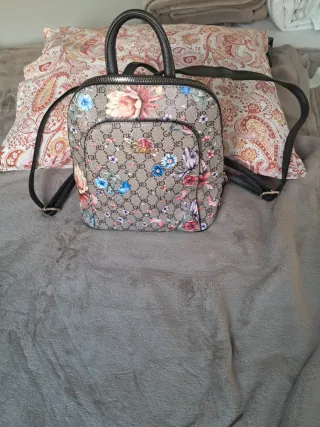 Mochila GR con estampado floral