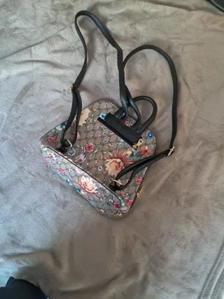 Mochila GR con estampado floral