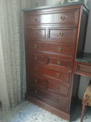 Mueble tocador con espejo y banqueta