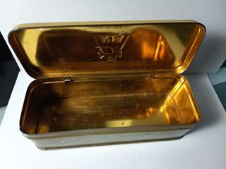 Caja antigua Alfa para máquina de coser