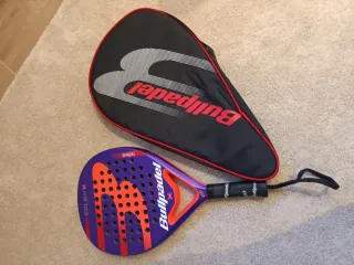 Pala Bullpadel Gold W X Series con paletero