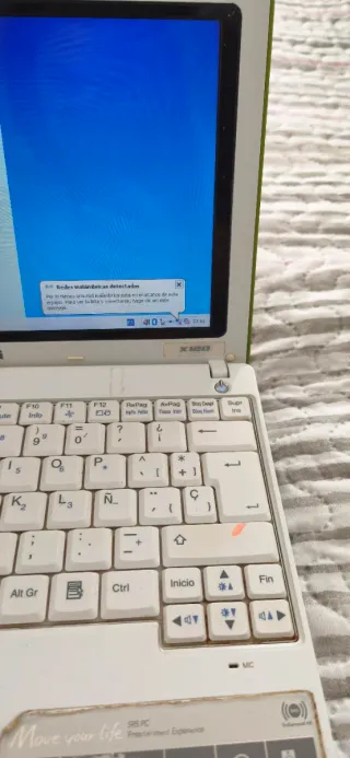 LG X120 Netbook (Para piezas o reparar) - SIN DISC