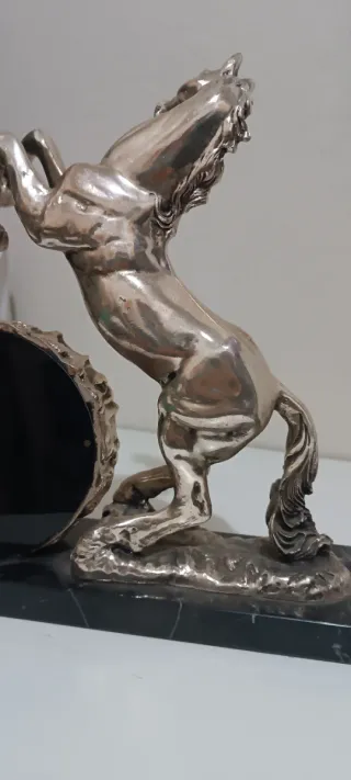 Reloj vintage metal caballo