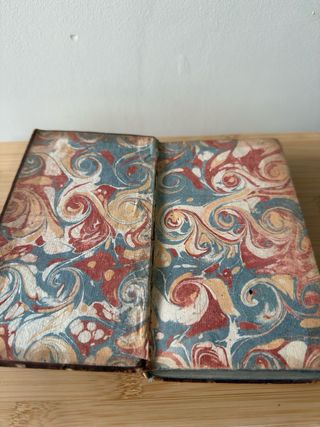 Libro antiguo francés Siglo XVIII historia