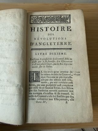 Libro antiguo francés Siglo XVIII historia