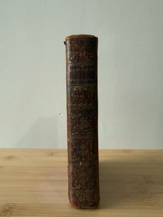 Libro antiguo francés Siglo XVIII historia