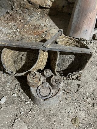 Báscula basculante antigua