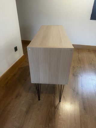 Mueble Auxiliar Madera y patas de Metal