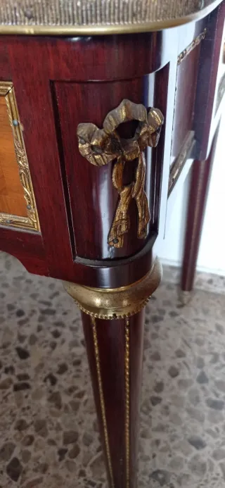 Mesa escritorio clásica madera y metal